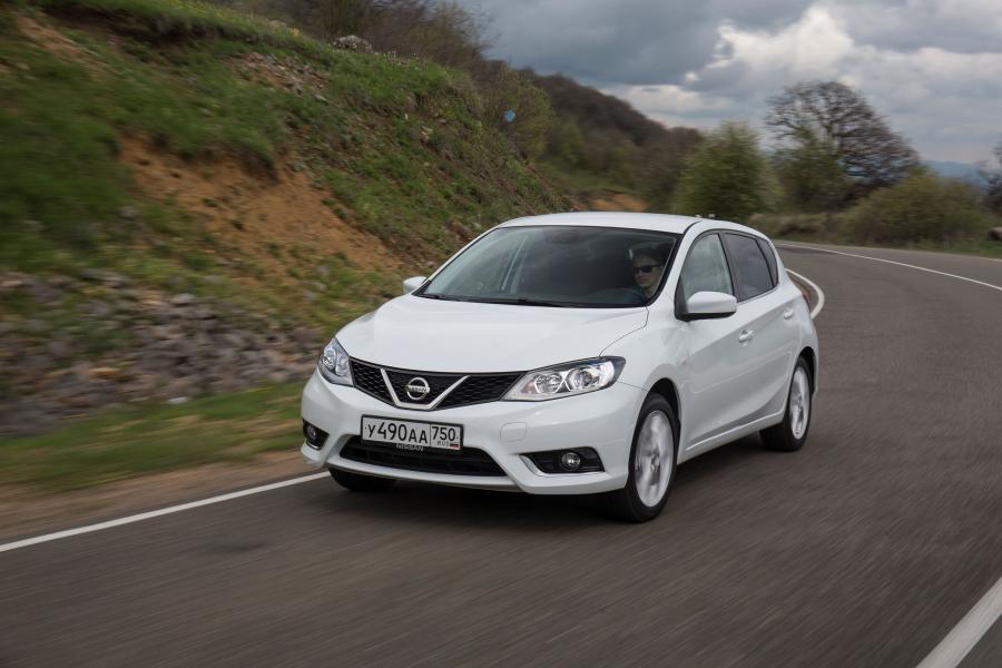  Nissan Tiida 2015 года  (CIS) (фото 17 из 30)